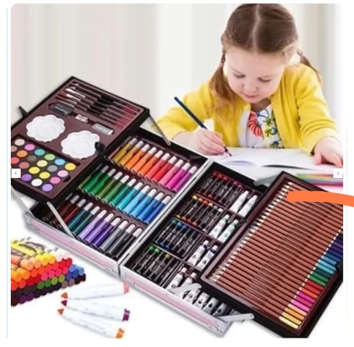 Poppybox 145 Pieces Art Supplies Set for Kids